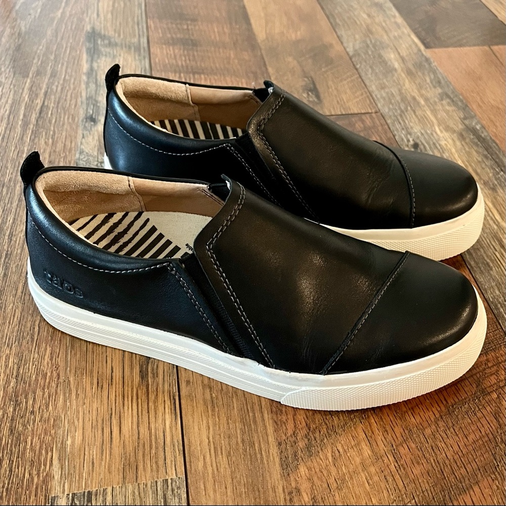 Taos Black Twin Gore Lux Casual Slip On Shoes